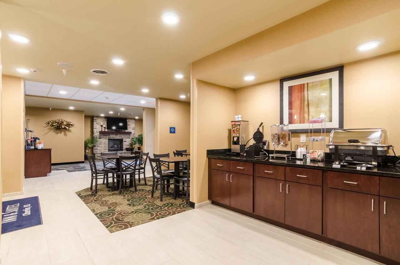 Cobblestone Inn&Suites - Oberlin Extérieur photo