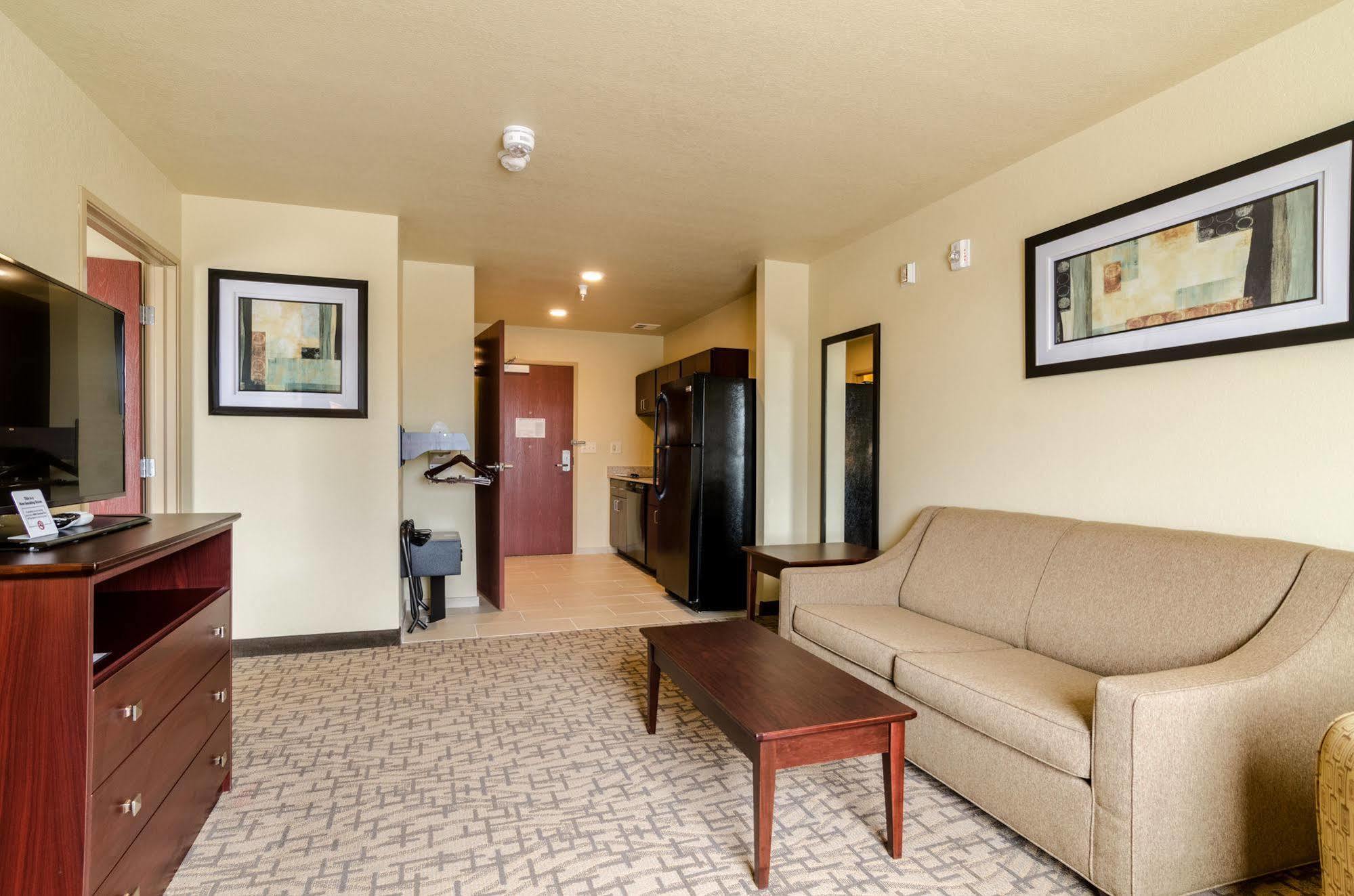 Cobblestone Inn&Suites - Oberlin Extérieur photo