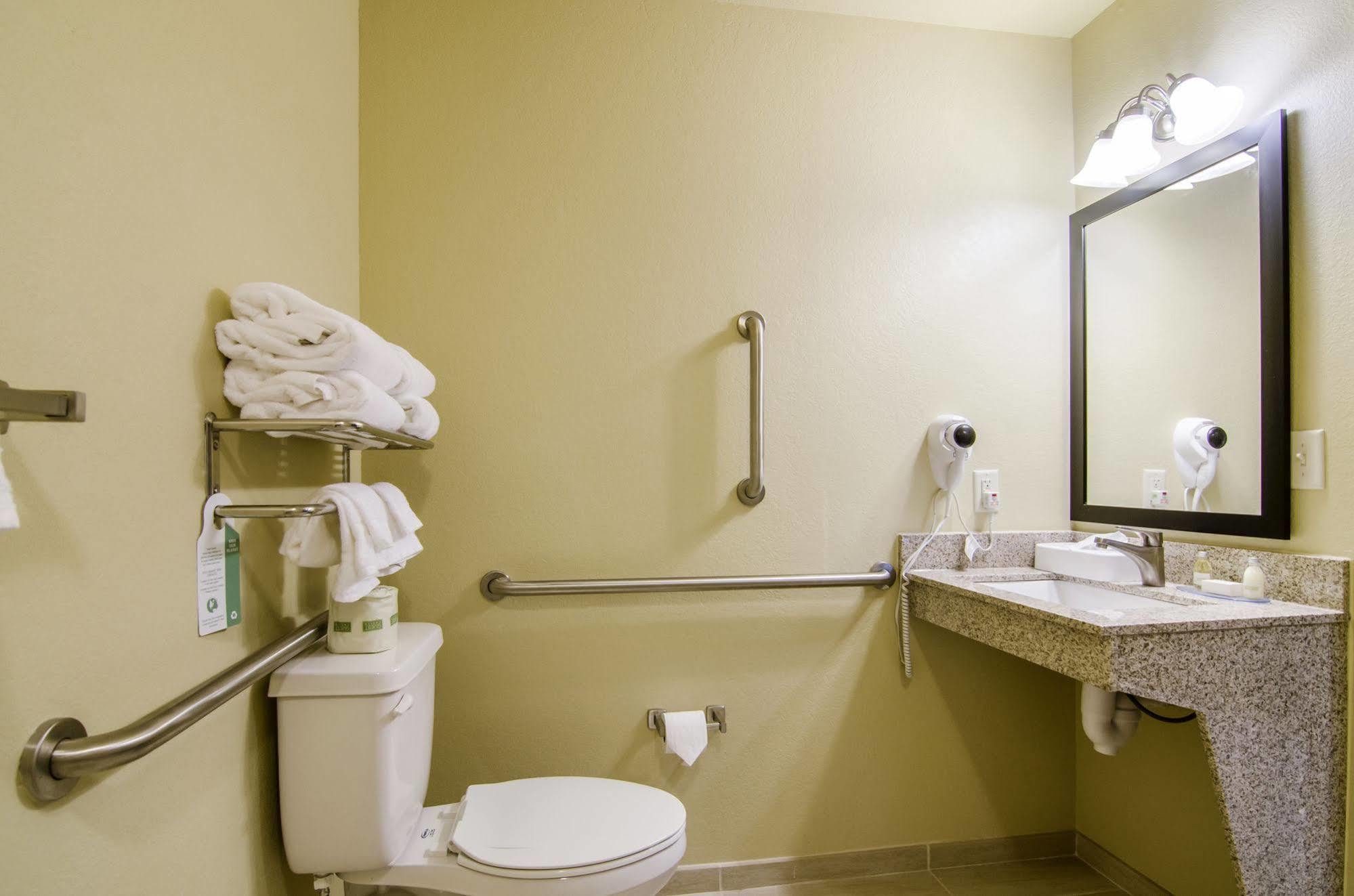 Cobblestone Inn&Suites - Oberlin Extérieur photo