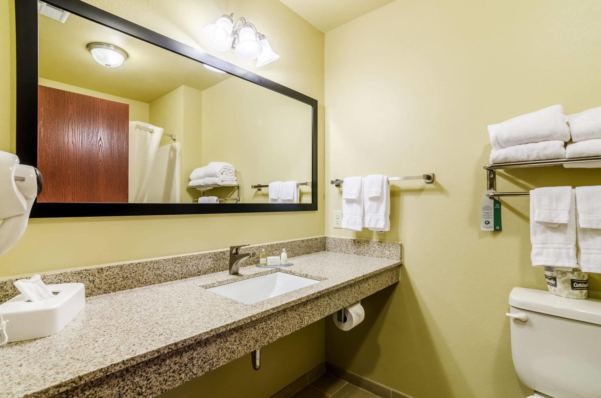 Cobblestone Inn&Suites - Oberlin Extérieur photo