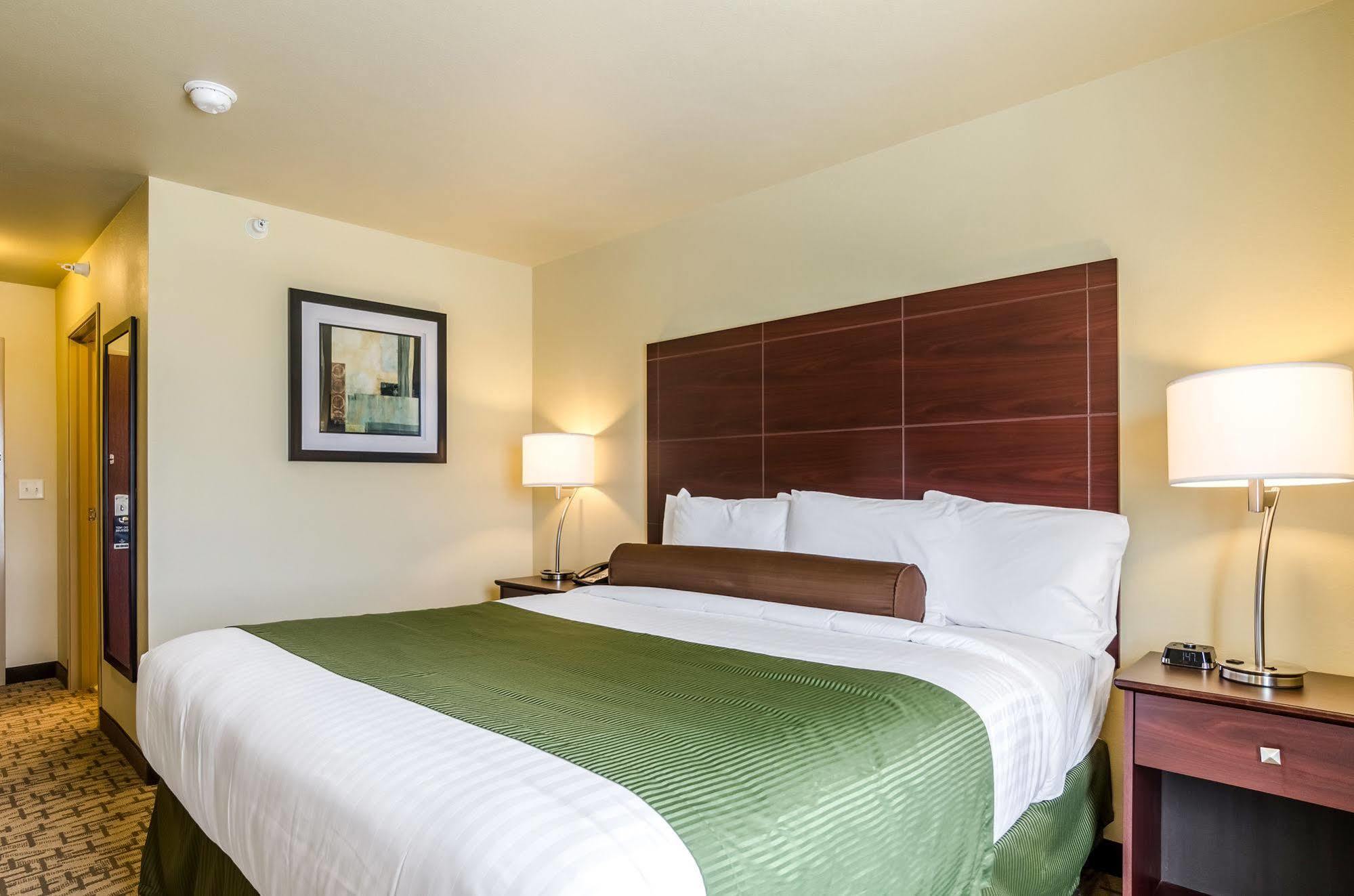 Cobblestone Inn&Suites - Oberlin Extérieur photo