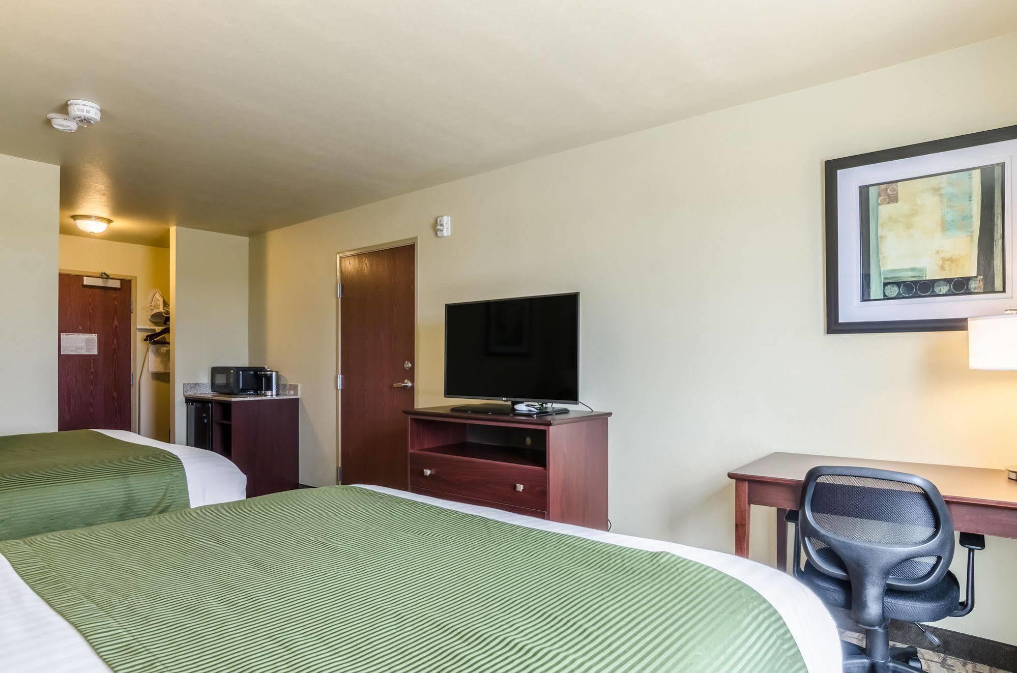 Cobblestone Inn&Suites - Oberlin Extérieur photo