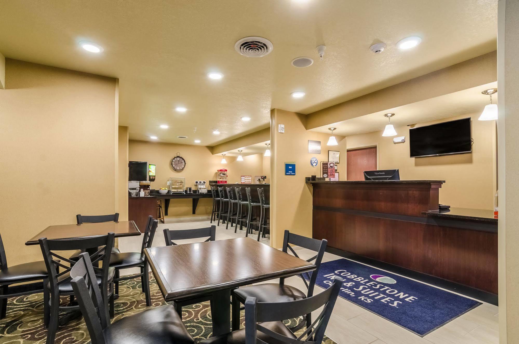 Cobblestone Inn&Suites - Oberlin Extérieur photo