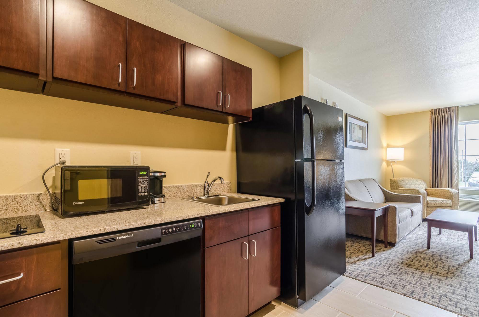 Cobblestone Inn&Suites - Oberlin Extérieur photo