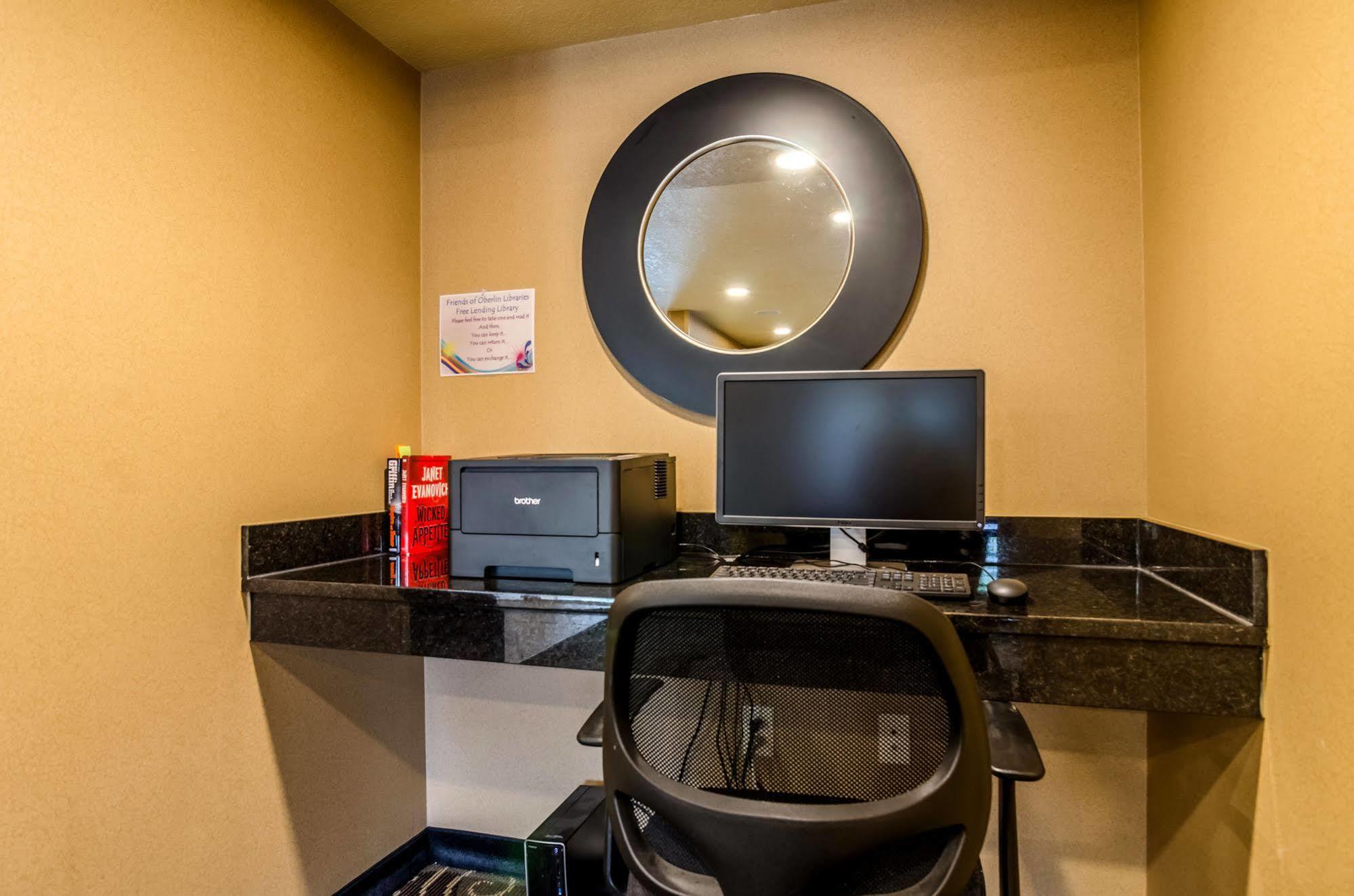 Cobblestone Inn&Suites - Oberlin Extérieur photo